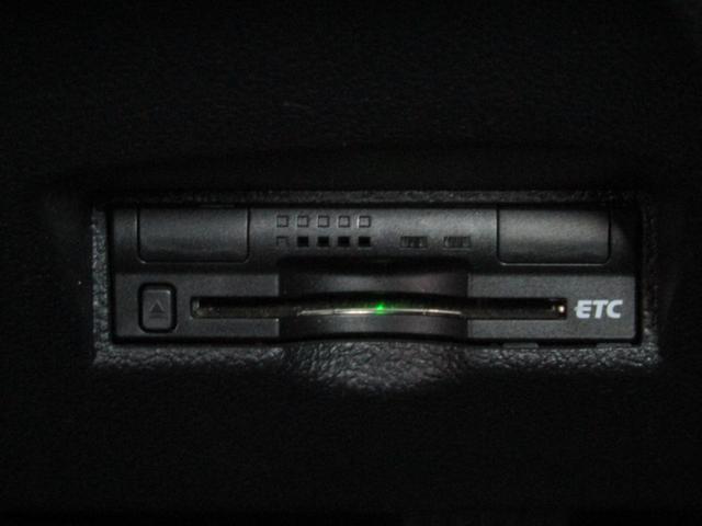 プリウス Ｓツーリングセレクション　黒革シート　セーフティセンスＰＫＧ　新品フルエアロ　新品１９インチＡＷ　新品タイヤ　ナビＢカメラ　ブルートゥース　シートヒーター　レーダークルーズＣ　プリクラッシュセーフティ　レーンキープアシスト（36枚目）