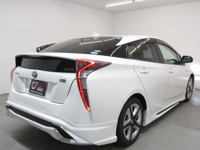 プリウス Aツーリングセレクション 白革シート フルエアロ 17インチAW 9インチナビBカメラ ドライブサポートイルミネーション ドラレコ ブラインドスポットモニター ヘッドアップディスプレイ クリアソナー セーフティセンスPKG(3枚目)