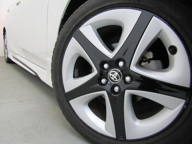 プリウス Aツーリングセレクション 白革シート フルエアロ 17インチAW 9インチナビBカメラ ドライブサポートイルミネーション ドラレコ ブラインドスポットモニター ヘッドアップディスプレイ クリアソナー セーフティセンスPKG(5枚目)