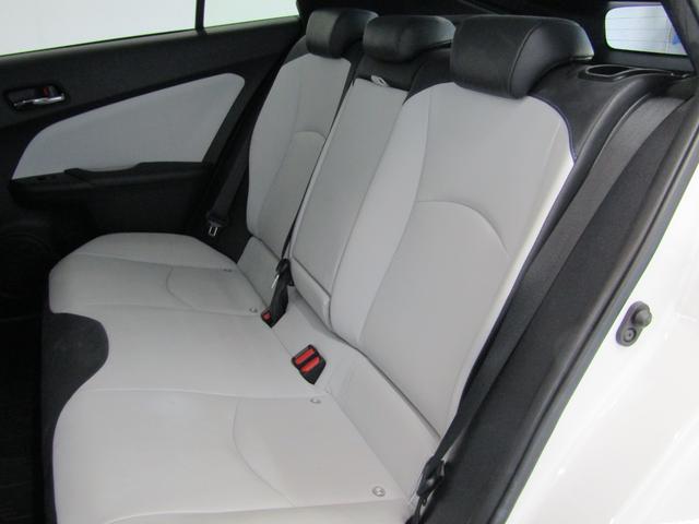 プリウス Aツーリングセレクション 白革シート フルエアロ 17インチAW 9インチナビBカメラ ドライブサポートイルミネーション ドラレコ ブラインドスポットモニター ヘッドアップディスプレイ クリアソナー セーフティセンスPKG(20枚目)