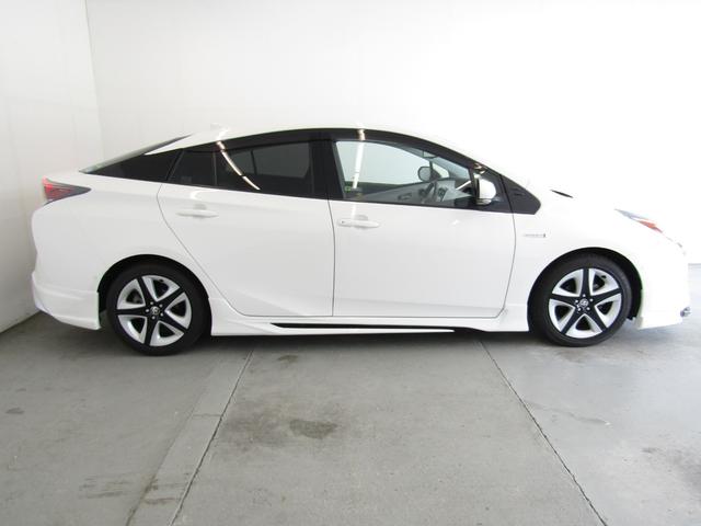 プリウス Aツーリングセレクション 白革シート フルエアロ 17インチAW 9インチナビBカメラ ドライブサポートイルミネーション ドラレコ ブラインドスポットモニター ヘッドアップディスプレイ クリアソナー セーフティセンスPKG(62枚目)