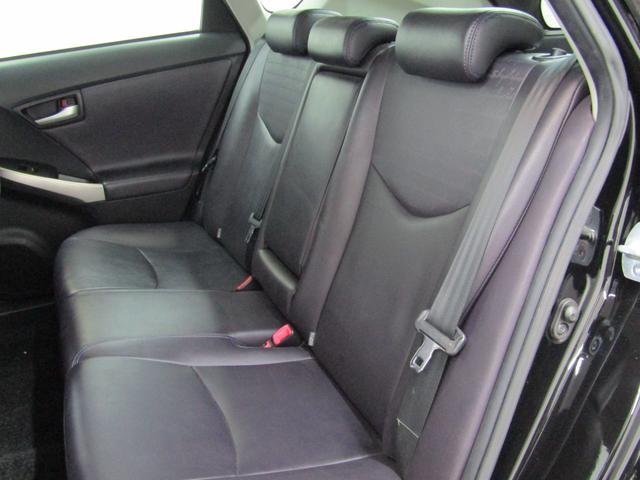 プリウス Sマイコーデ 後期型 黒革シート 新品フルエアロ 新品18インチAW 新品タイヤ HIDヘッドライト ナビBカメラ ブルートゥース AC100V電源 パーキングアシスト タッチトレーサーディスプレイ(15枚目)