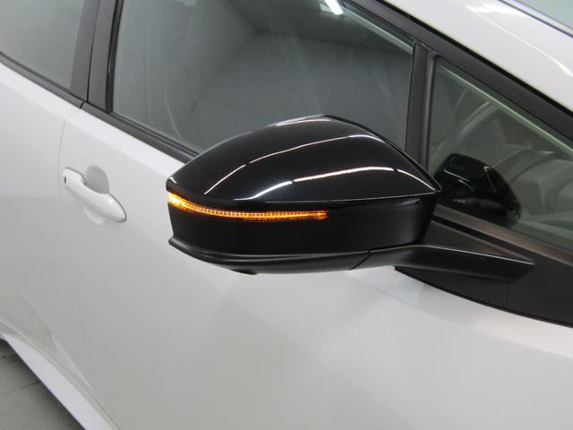 プリウス Ｚ　パノラマルーフ　黒革エアシート　モデリスタフルエアロ　１９インチＡＷ　１２．３インチナビ　ディスプレイオーディオ　３６０カメラ　置くだけ充電　ドラレコ　ＡＣ電源　パワーバックドア　ミラキャスト（10枚目）