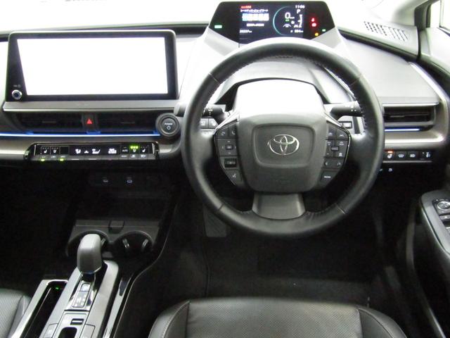 プリウス Ｚ　パノラマルーフ　黒革エアシート　モデリスタフルエアロ　１９インチＡＷ　１２．３インチナビ　ディスプレイオーディオ　３６０カメラ　置くだけ充電　ドラレコ　ＡＣ電源　パワーバックドア　ミラキャスト（12枚目）