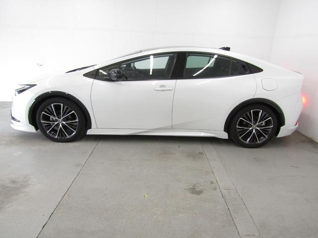 プリウス Ｚ　パノラマルーフ　黒革エアシート　モデリスタフルエアロ　１９インチＡＷ　１２．３インチナビ　ディスプレイオーディオ　３６０カメラ　置くだけ充電　ドラレコ　ＡＣ電源　パワーバックドア　ミラキャスト（56枚目）