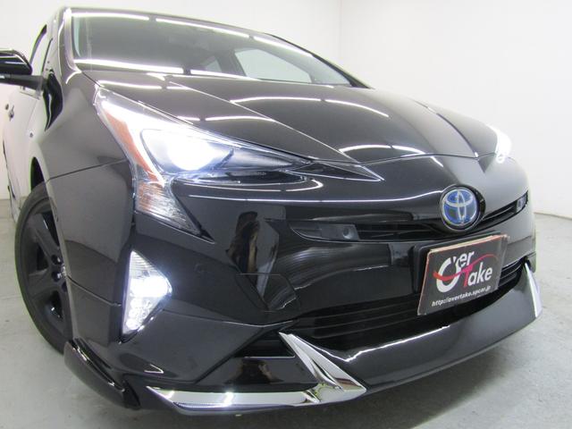 プリウス Ａプレミアム　黒革シート　フルエアロ　１７インチＡＷ　９インチナビＢカメラ　ＡＣ電源　シートヒーター　ブラインドスポットモニター　ヘッドアップディスプレイ　クリアソナー　パーキングアシスト　セーフティセンスＰＫＧ（4枚目）