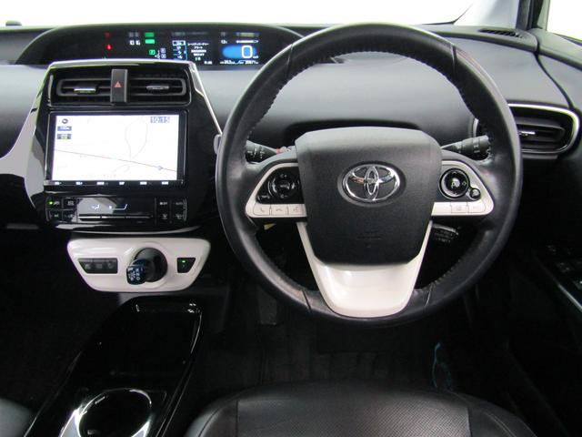 プリウス Ａプレミアム　黒革シート　フルエアロ　１７インチＡＷ　９インチナビＢカメラ　ＡＣ電源　シートヒーター　ブラインドスポットモニター　ヘッドアップディスプレイ　クリアソナー　パーキングアシスト　セーフティセンスＰＫＧ（11枚目）