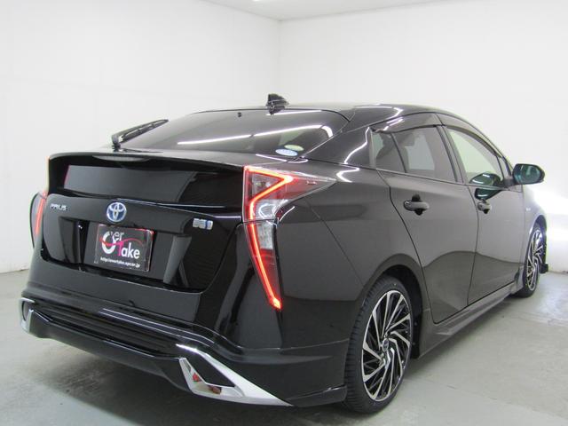 プリウス Ｓツーリングセレクション　黒革シート　セーフティセンスＰＫＧ　新品フルエアロ　新品１９インチＡＷ　新品タイヤ　ナビＢカメラ　ブルートゥース　シートヒーター　レーダークルーズＣ　プリクラッシュセーフティ　レーンキープアシスト（3枚目）