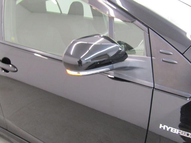 プリウス Ｓツーリングセレクション　黒革シート　セーフティセンスＰＫＧ　新品フルエアロ　新品１９インチＡＷ　新品タイヤ　ナビＢカメラ　ブルートゥース　シートヒーター　レーダークルーズＣ　プリクラッシュセーフティ　レーンキープアシスト（9枚目）