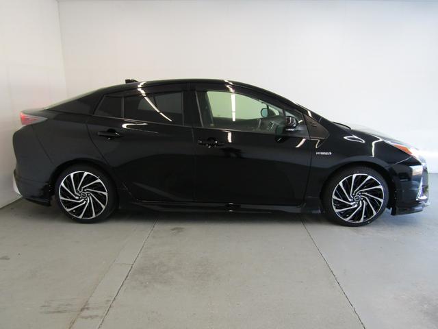 プリウス Ｓツーリングセレクション　黒革シート　セーフティセンスＰＫＧ　新品フルエアロ　新品１９インチＡＷ　新品タイヤ　ナビＢカメラ　ブルートゥース　シートヒーター　レーダークルーズＣ　プリクラッシュセーフティ　レーンキープアシスト（42枚目）