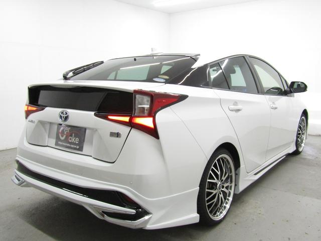 プリウス SセーフティプラスII 後期型 リヤトラフィックアラート ブラインドスポットモニター ロードサインアシスト 新品フルエアロ 新品19インチAW 新品タイヤ ナビBカメラ ブルートゥース ドラレコ AC電源 セーフティセンスP(3枚目)