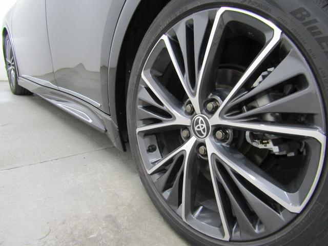 プリウス Ｚ　黒革エアシート　モデリスタフルエアロ　１９インチＡＷ　１２．３インチディスプレイオーディオ　ナビ　３６０カメラ　パワーバックドア　デジタルインナーミラー　ドラレコ　置くだけ充電　ＡＣ電源　ミラキャスト（8枚目）