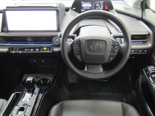 プリウス Ｚ　黒革エアシート　モデリスタフルエアロ　１９インチＡＷ　１２．３インチディスプレイオーディオ　ナビ　３６０カメラ　パワーバックドア　デジタルインナーミラー　ドラレコ　置くだけ充電　ＡＣ電源　ミラキャスト（11枚目）