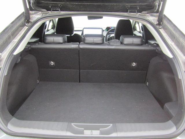 プリウス Ｚ　黒革エアシート　モデリスタフルエアロ　１９インチＡＷ　１２．３インチディスプレイオーディオ　ナビ　３６０カメラ　パワーバックドア　デジタルインナーミラー　ドラレコ　置くだけ充電　ＡＣ電源　ミラキャスト（45枚目）