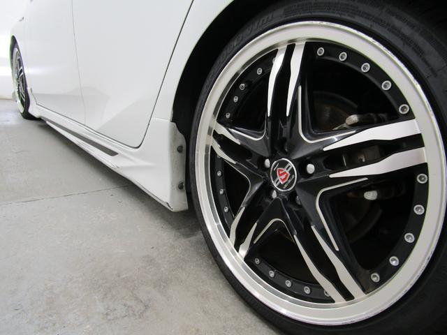 プリウス Ｓ　セーフティセンスＰＫＧ　フルエアロ　車高調　１８インチＡＷ　黒本革調シート　ナビＢカメラ　ブルートゥース　ドラレコ　レーダークルーズＣ　プリクラッシュセーフティシステム　レーンキープアシスト（9枚目）