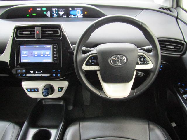 プリウス Ｓ　セーフティセンスＰＫＧ　フルエアロ　車高調　１８インチＡＷ　黒本革調シート　ナビＢカメラ　ブルートゥース　ドラレコ　レーダークルーズＣ　プリクラッシュセーフティシステム　レーンキープアシスト（11枚目）