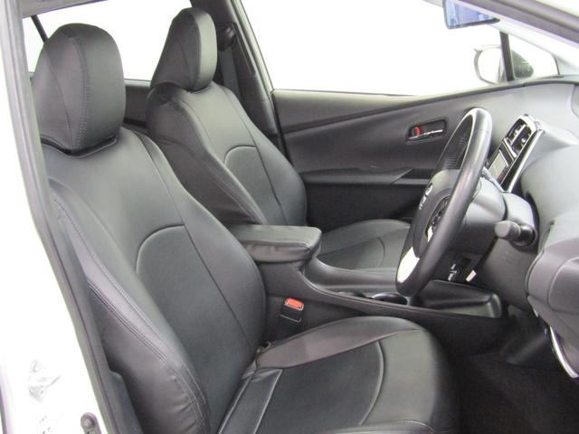 プリウス Ｓ　セーフティセンスＰＫＧ　フルエアロ　車高調　１８インチＡＷ　黒本革調シート　ナビＢカメラ　ブルートゥース　ドラレコ　レーダークルーズＣ　プリクラッシュセーフティシステム　レーンキープアシスト（14枚目）