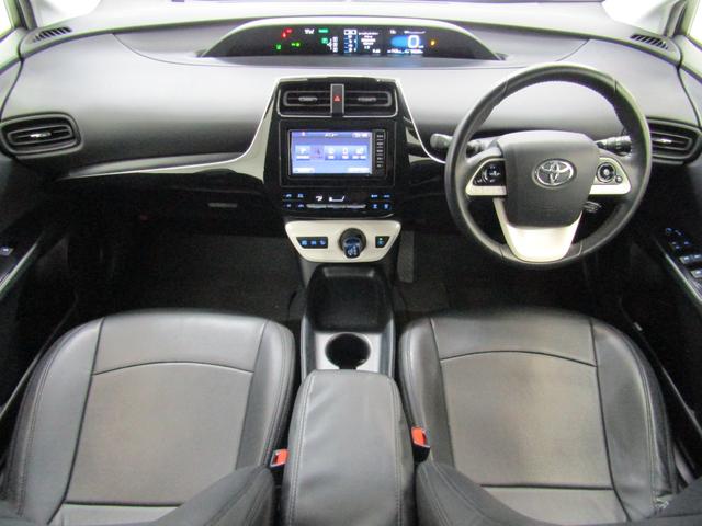 プリウス Ｓ　セーフティセンスＰＫＧ　フルエアロ　車高調　１８インチＡＷ　黒本革調シート　ナビＢカメラ　ブルートゥース　ドラレコ　レーダークルーズＣ　プリクラッシュセーフティシステム　レーンキープアシスト（30枚目）