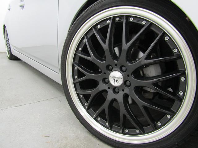 プリウス Ｇ　後期　黒半革シート　車高調　１９インチＡＷ　ＬＥＤテールランプ　ＬＥＤデイライト　ＨＩＤヘッドライト　ＬＥＤフォグ　８インチナビＢカメラ　コンビハンドル　オートクルーズＣ　タッチトレーサーディスプレイ（5枚目）