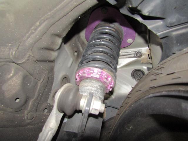 プリウス Ｇ　後期　黒半革シート　車高調　１９インチＡＷ　ＬＥＤテールランプ　ＬＥＤデイライト　ＨＩＤヘッドライト　ＬＥＤフォグ　８インチナビＢカメラ　コンビハンドル　オートクルーズＣ　タッチトレーサーディスプレイ（6枚目）