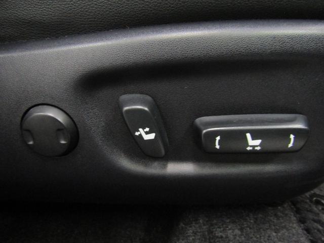 プリウス Ｇ　後期　黒半革シート　車高調　１９インチＡＷ　ＬＥＤテールランプ　ＬＥＤデイライト　ＨＩＤヘッドライト　ＬＥＤフォグ　８インチナビＢカメラ　コンビハンドル　オートクルーズＣ　タッチトレーサーディスプレイ（28枚目）