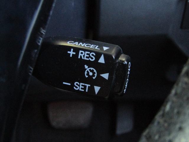 プリウス Ｇ　後期　黒半革シート　車高調　１９インチＡＷ　ＬＥＤテールランプ　ＬＥＤデイライト　ＨＩＤヘッドライト　ＬＥＤフォグ　８インチナビＢカメラ　コンビハンドル　オートクルーズＣ　タッチトレーサーディスプレイ（29枚目）