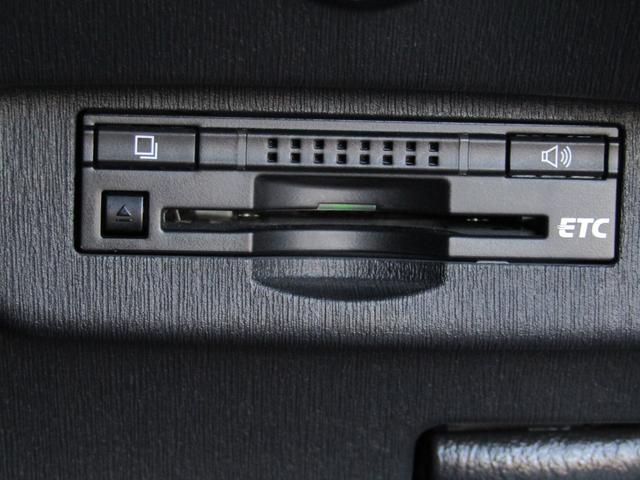 プリウス Ｇ　後期　黒半革シート　車高調　１９インチＡＷ　ＬＥＤテールランプ　ＬＥＤデイライト　ＨＩＤヘッドライト　ＬＥＤフォグ　８インチナビＢカメラ　コンビハンドル　オートクルーズＣ　タッチトレーサーディスプレイ（32枚目）