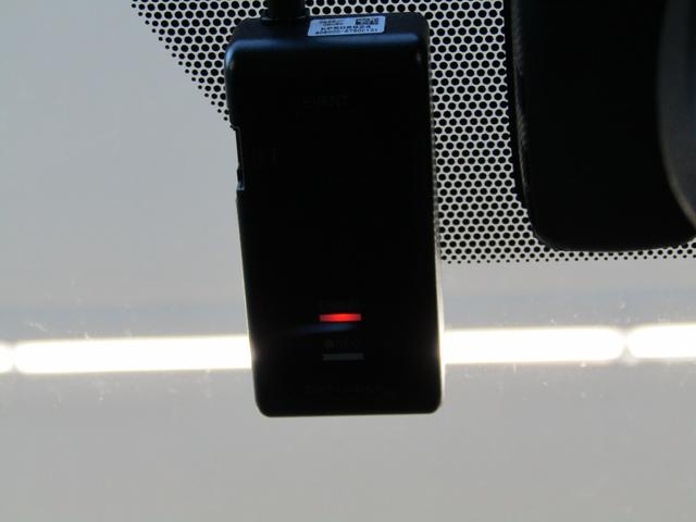 プリウスPHV Sナビパッケージ TRD/モデリスタフルエアロ 18インチAW 11.6インチナビBカメラ ブルートゥース ドラレコ クリアランスソナー セーフティセンスPKG レーダークルーズ プリクラッシュセーフティ レーンキープ(30枚目)