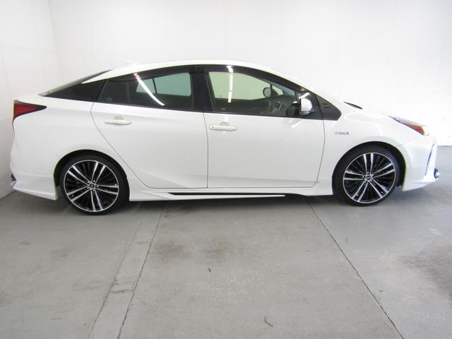 プリウス Ｓ　後期型　新品フルエアロ　新品１９インチＡＷ　新品タイヤ　ナビＢカメラ　ドラレコ　パーキングサポートブレーキ　セーフティセンスＰＫＧ　レーダークルーズＣ　プリクラッシュセーフティ　レーンキープアシスト（45枚目）