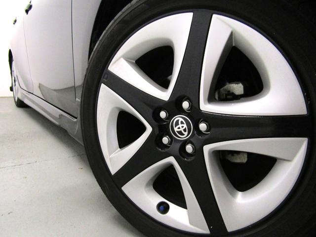 プリウス Ａツーリングセレクション　黒革シート　フルエアロ　１７インチＡＷ　９インチナビＢカメラ　ドラレコ　ＡＣ電源　ブラインドスポットモニター　ヘッドアップディスプレイ　クリアランスソナー　パーキングアシスト　セーフティセンスＰＫＧ（5枚目）