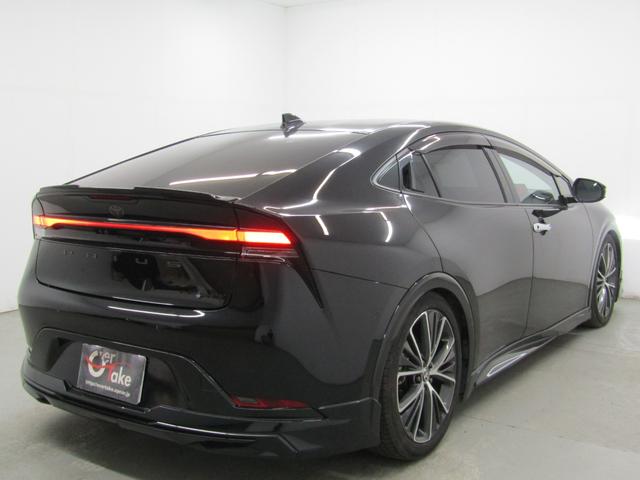 プリウス Ｚ　黒革エアシート　モデリスタフルエアロ　１９ＡＷ　１２．３インチディスプレイオーディオ　ナビ　３６０カメラ　パワーバックドア　デジタルインナーミラー　ドラレコ　置くだけ充電　ＡＣ電源　スマホミラーリング（3枚目）