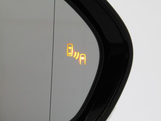 プリウスＰＨＶ Ａプレミアム　黒革シート　モデリスタエアロ　１７インチＡＷ　１１．６インチナビＢカメラ　ＪＢＬサウンド　ブラインドスポットモニター　ヘッドアップディスプレイ　クリアランスソナー　パーキングアシスト　セーフティセンス（10枚目）