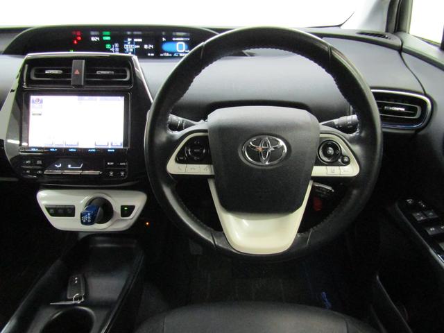 プリウス Sツーリングセレクション 黒革シート セーフティセンスPKG 新品フルエアロ 新品19インチAW 新品タイヤ 9インチBカメラ ブルートゥース シートヒーター レーダークルーズC プリクラッシュセーフティ レーンキープアシスト(10枚目)