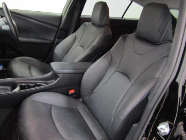 プリウス Sツーリングセレクション 黒革シート セーフティセンスPKG 新品フルエアロ 新品19インチAW 新品タイヤ 9インチBカメラ ブルートゥース シートヒーター レーダークルーズC プリクラッシュセーフティ レーンキープアシスト(14枚目)