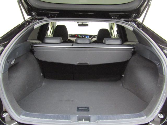 プリウス Ｓ　セーフティセンスＰＫＧ　新品フルエアロ　新品１９インチＡＷ　新品タイヤ　９インチナビＢカメラ地デジ　ブルートゥース　レーダークルーズＣ　プリクラッシュセーフティ　レーンキープアシスト　オートハイビーム（33枚目）