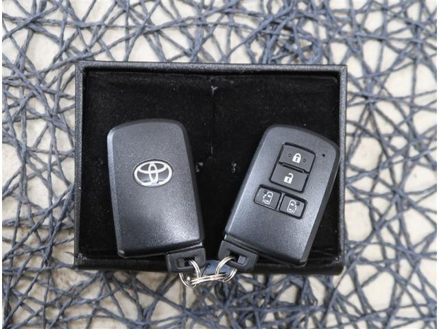 シエンタ Ｇ　純正９型ＳＤナビ　純正１２型後席モニター　全周囲カメラ　衝突被害軽減システム　スマートキー　ＥＴＣ２．０　オートエアコン　Ｂｌｕｅｔｏｏｔｈ接続（14枚目）