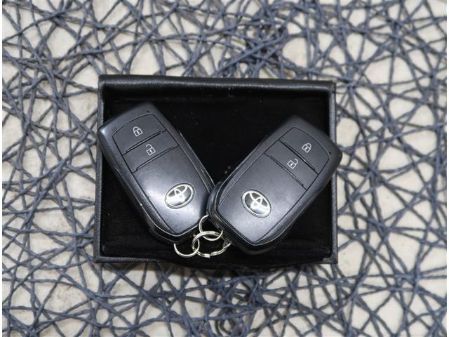 ヤリス Ｘ　ディスプレイオーディオ　クリアランスソナー　衝突被害軽減装置　　メディアプレイヤー接続　ＵＳＢ　Ｂｌｕｅｔｏｏｔｈ　スマートキー　ワンオーナー（10枚目）