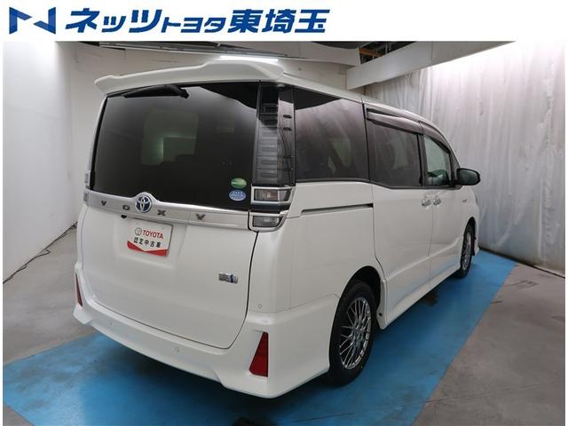 ヴォクシー ハイブリッドＺＳ　煌ＩＩ　衝突被害軽減装置　ＳＤナビ　フルセグ　ＣＤ　ＤＶＤ　ＵＳＢ　ＨＤＭＩ　Ｂｌｕｅｔｏｏｔｈ　後席モニター　ドラレコ　シートヒーター　純正アルミ　両側電動スライドドア　ＥＴＣ２．０　バックカメラ（7枚目）