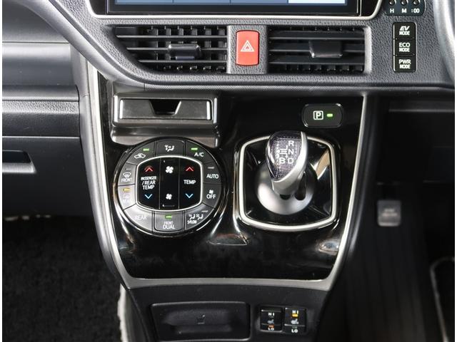 ヴォクシー ハイブリッドＺＳ　煌ＩＩ　衝突被害軽減装置　ＳＤナビ　フルセグ　ＣＤ　ＤＶＤ　ＵＳＢ　ＨＤＭＩ　Ｂｌｕｅｔｏｏｔｈ　後席モニター　ドラレコ　シートヒーター　純正アルミ　両側電動スライドドア　ＥＴＣ２．０　バックカメラ（13枚目）