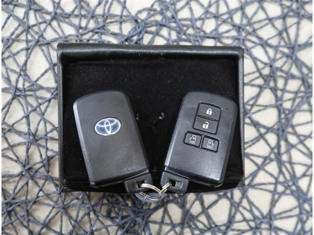 ヴォクシー ハイブリッドＺＳ　煌ＩＩ　衝突被害軽減装置　ＳＤナビ　フルセグ　ＣＤ　ＤＶＤ　ＵＳＢ　ＨＤＭＩ　Ｂｌｕｅｔｏｏｔｈ　後席モニター　ドラレコ　シートヒーター　純正アルミ　両側電動スライドドア　ＥＴＣ２．０　バックカメラ（15枚目）