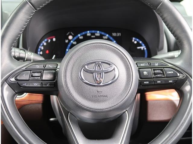 ヤリスクロス Ｚ　ディスプレイオーディオ　全周囲カメラ　ビルトインＥＴＣ　衝突被害軽減　レーダークルーズコントロール　シートヒーター　純正１８インチアルミホイール（10枚目）