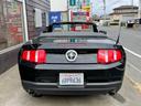 カッコいいオープンカーが入庫しました。電動オープンなので手間いらず、外装は大きな傷や凹みもなく程度良好です。