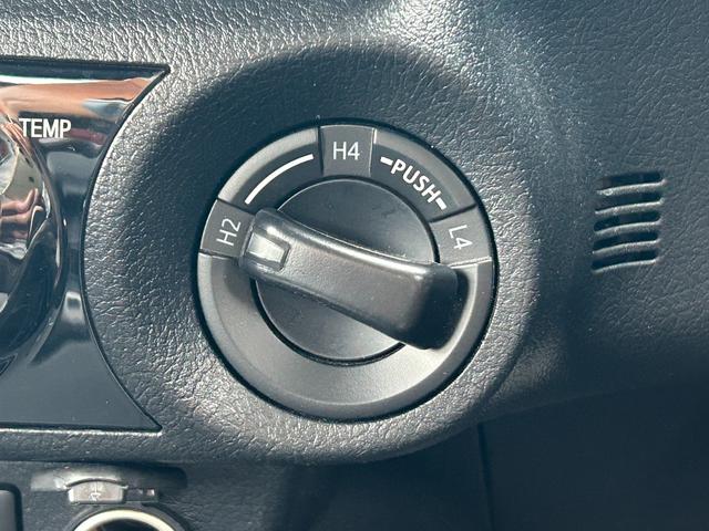 ハイラックス Ｚ　ＧＲスポーツ　１オーナー　禁煙　運転支援　ＪＡＯＳリフトアップ・サイドステップ・スキッドバー　ＪＡＯＳマフラー　荷台ＬＩＮＥ－Ｘ塗装　ＧＲ純正８型ディスプレイオ－ディオ・全周囲モニタ　レ－ダ－クルコン　ＥＴＣ２．０（33枚目）