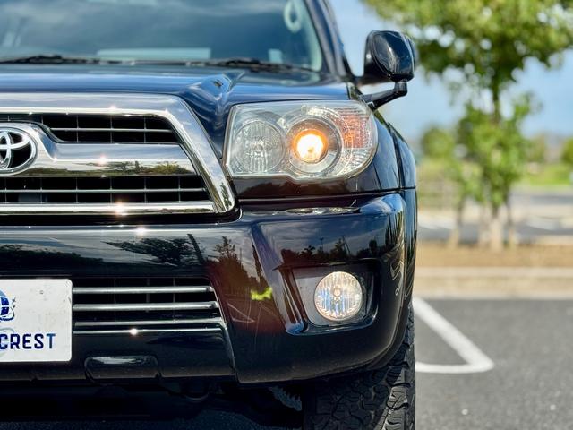 ハイラックスサーフ ＳＳＲ－Ｘリミテッド　修復歴無　最終型　特別仕様車　ＦＬＥＸ２インチアップサス　ＬＥＸＸＥＬ１７ＡＷ　ルーフレール　前後フォグ　ｓｔｒａｄａ９型ナビ・ＴＶ　バックカメラ　１００Ｖ電源　黒革調シートカバー　茶木目ステアリング（38枚目）