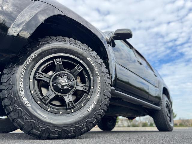 ハイラックスサーフ ＳＳＲ－Ｘリミテッド　修復歴無　最終型　特別仕様車　ＦＬＥＸ２インチアップサス　ＬＥＸＸＥＬ１７ＡＷ　ルーフレール　前後フォグ　ｓｔｒａｄａ９型ナビ・ＴＶ　バックカメラ　１００Ｖ電源　黒革調シートカバー　茶木目ステアリング（54枚目）