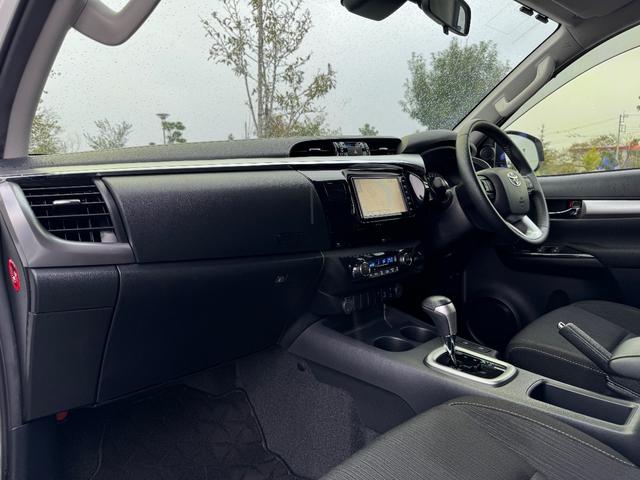ハイラックス Ｚ　後期型　禁煙　ワンオーナー　運転支援　足廻・ボディーリフトアップ　ＧＩ★ＧＥＡＲオーバーフェンダー・サイドステップ　ＲＡＹＳ１７ＡＷ　７型ナビ・Ｂカメラ・ＢＴ　レーダークルコン　コーナーセンサ　ＥＴＣ（16枚目）