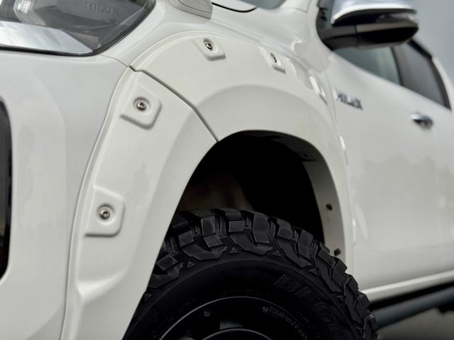 ハイラックス Ｚ　後期型　禁煙　ワンオーナー　運転支援　足廻・ボディーリフトアップ　ＧＩ★ＧＥＡＲオーバーフェンダー・サイドステップ　ＲＡＹＳ１７ＡＷ　７型ナビ・Ｂカメラ・ＢＴ　レーダークルコン　コーナーセンサ　ＥＴＣ（51枚目）