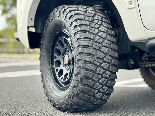 ハイラックス Ｚ　後期型　禁煙　ワンオーナー　運転支援　足廻・ボディーリフトアップ　ＧＩ★ＧＥＡＲオーバーフェンダー・サイドステップ　ＲＡＹＳ１７ＡＷ　７型ナビ・Ｂカメラ・ＢＴ　レーダークルコン　コーナーセンサ　ＥＴＣ（57枚目）
