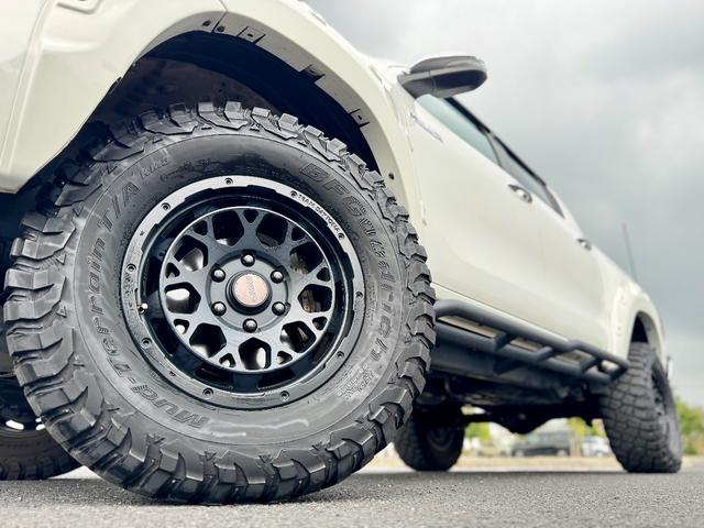 ハイラックス Ｚ　後期型　禁煙　ワンオーナー　運転支援　足廻・ボディーリフトアップ　ＧＩ★ＧＥＡＲオーバーフェンダー・サイドステップ　ＲＡＹＳ１７ＡＷ　７型ナビ・Ｂカメラ・ＢＴ　レーダークルコン　コーナーセンサ　ＥＴＣ（58枚目）