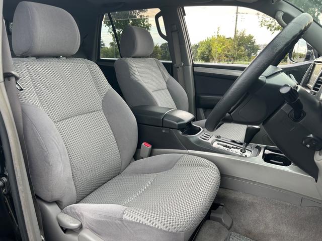 ハイラックスサーフ ＳＳＲ－Ｘリミテッド　ワンオーナー　後期型　４ＷＤ・２．７００ＣＣ　修復無　特別仕様　ＪＡＯＳ前後ハーフエアロ　ＢＦＧｏｏｄｒｉｃｈＡ／Ｔ　ＴＲＤマフラー　電動サンルーフ　ルーフレール　サイドステップ　ＨＤＤナビ・Ｂカメラ（17枚目）